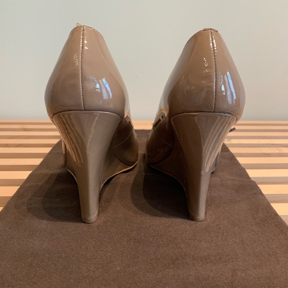 Elie Tahari wedge - Picture 5 of 5